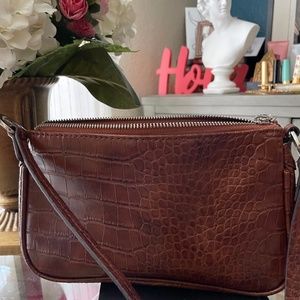 Carmel Crocodile Mango Shoulder Purse